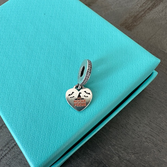 Pandora Hocus Pocus Heart Charm - Picture 1 of 3